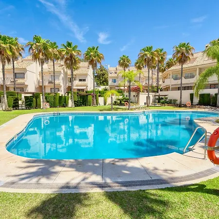 1107 Front House Vakantiehuis