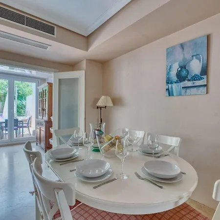 Будинок відпочинку 1107 Front House Марбелья