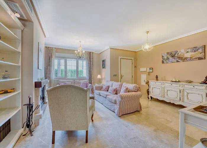 1107 Front House * Marbella