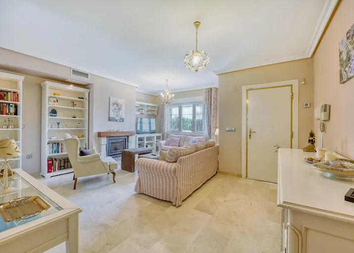 1107 Front House Vakantiehuis