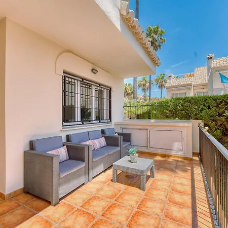 1107 Front House Μαρμπέλλα