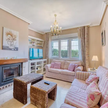 1107 Front House Holiday home *